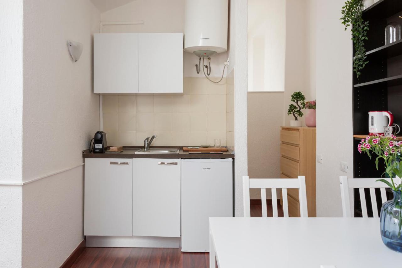 1 Bedroom Apt - Duomo 4 Милан Экстерьер фото