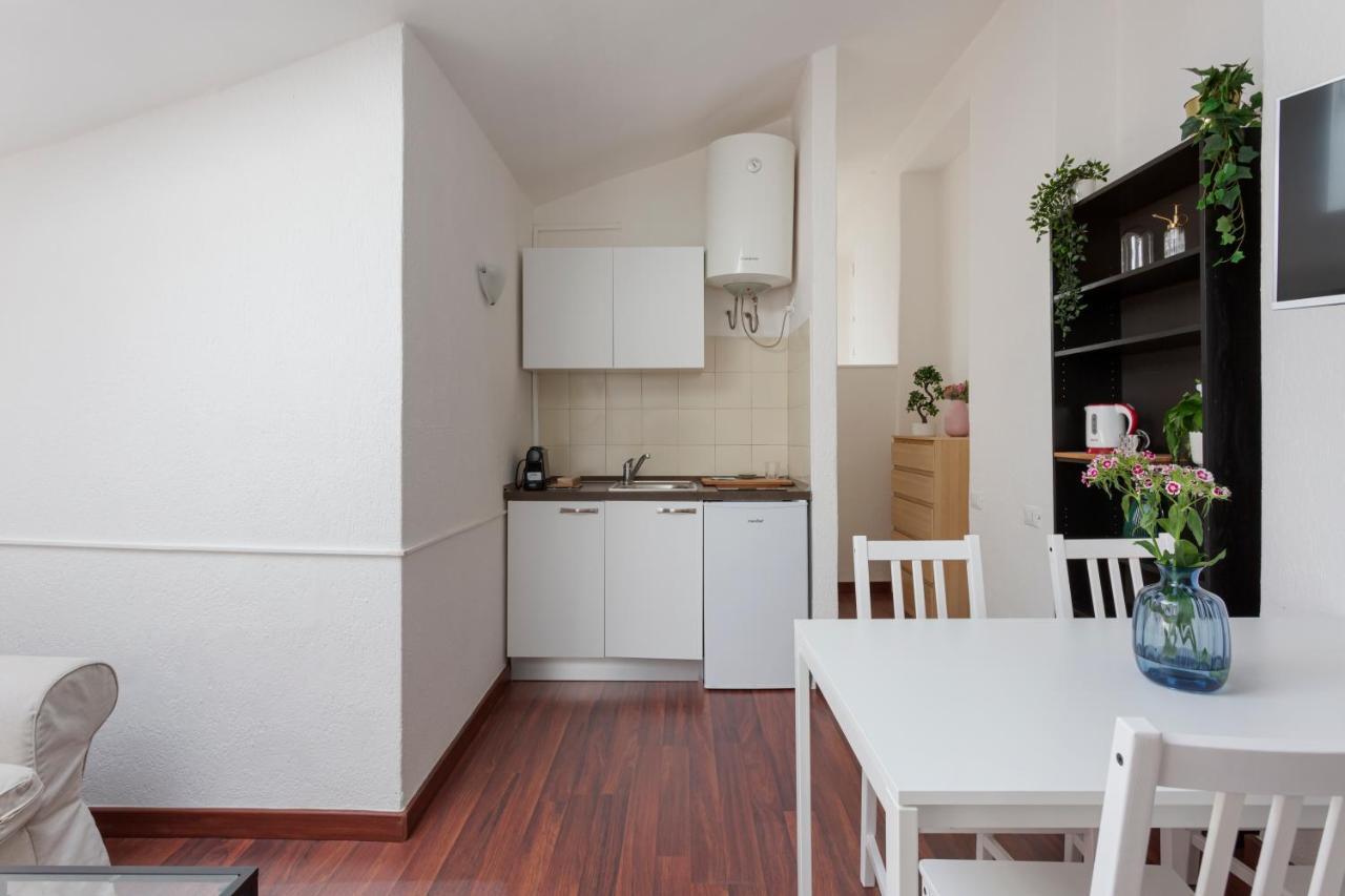 1 Bedroom Apt - Duomo 4 Милан Экстерьер фото